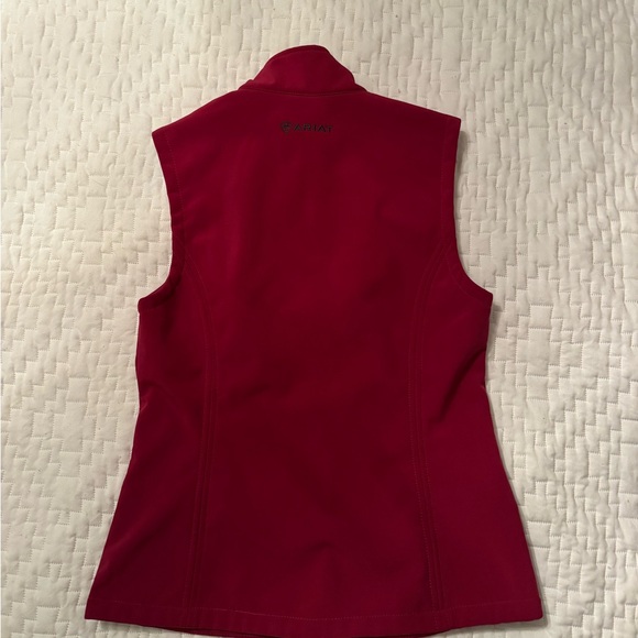 Ariat Burgundy Zip-Up Vest - Picture 2 of 3